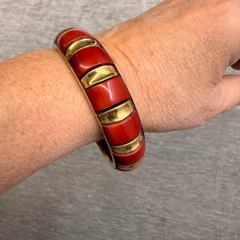 Vintage Red Resin and Gold Tone Ribbed Chunky Bangle Bracelet bamboo inspired